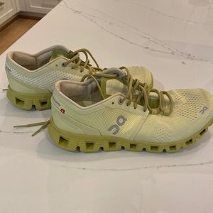 On Cloud Womens sneaker